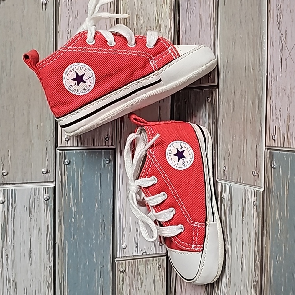 Converse All Star Crib Shoes Size 3